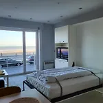 \'Aurore\' - Romantic Studio With Seaview