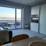 \'Aurore\' - Romantic Studio With Seaview